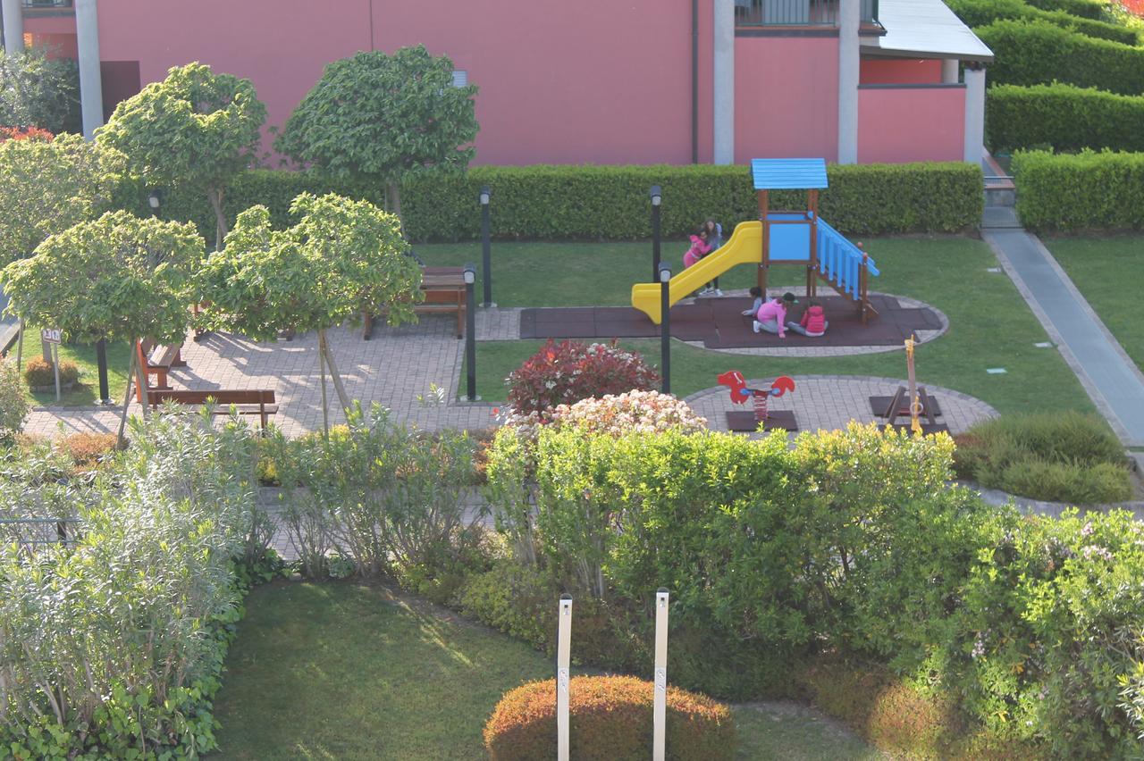 Desenzanoloft Official Partner Marriott Homes & Villas -Butterfly And 5 Pools Family Apartment Desenzano del Garda Luaran gambar